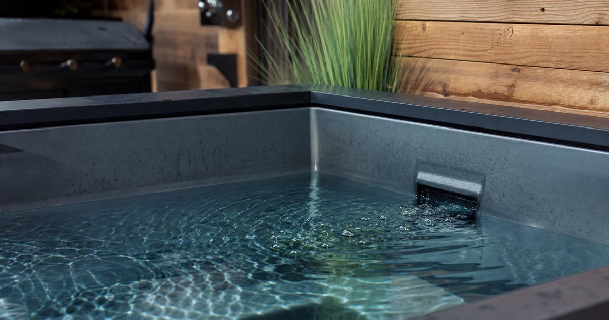Which Filtration And Sanitation Features Keep A Luxury Ice Bath Truly Clean?